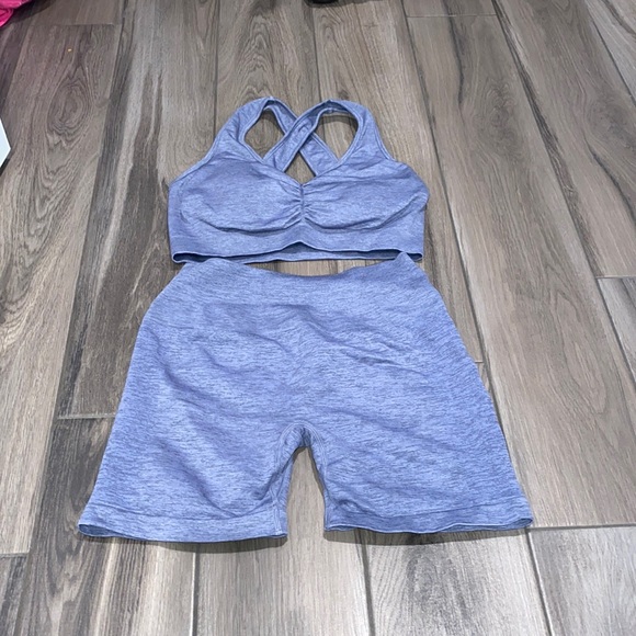 Workout 2 piece set with shorts and sport bra - Picture 1 of 5